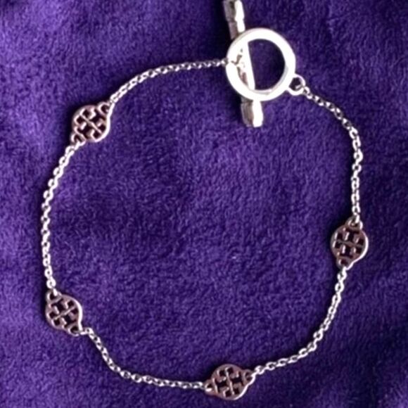 NWOT Tory Burch Silver Logo Toggle Bracelet - Picture 2 of 3